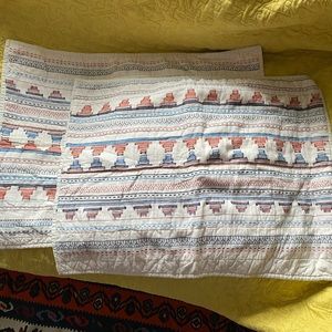 NWOT pillow shams